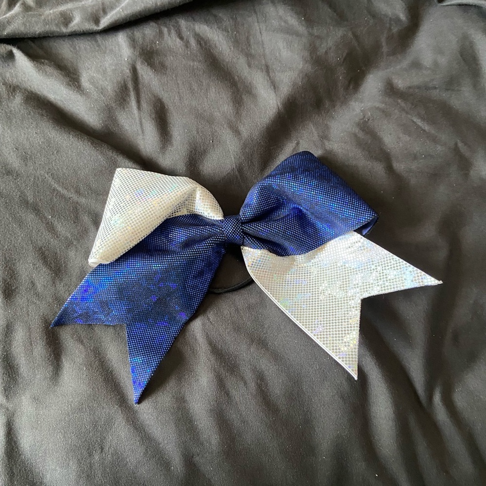 Cheer bows - Picture 2 of 4